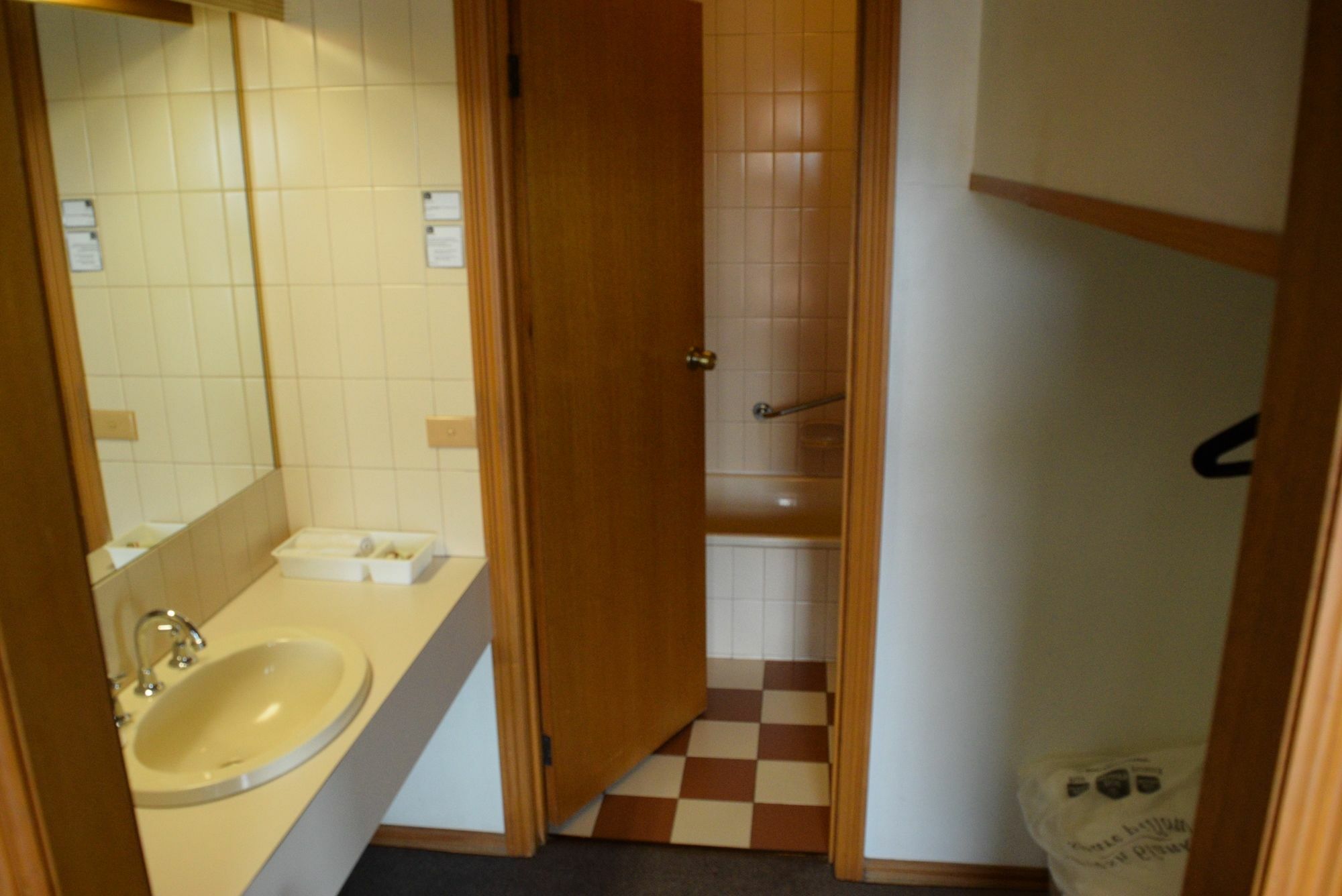 Bakery Hill Motel Баларат Екстериор снимка